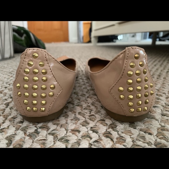 Nude flats with gold details - Picture 1 of 2